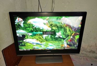 Tivi LCD 37 inch Toshiba y như hình chụp