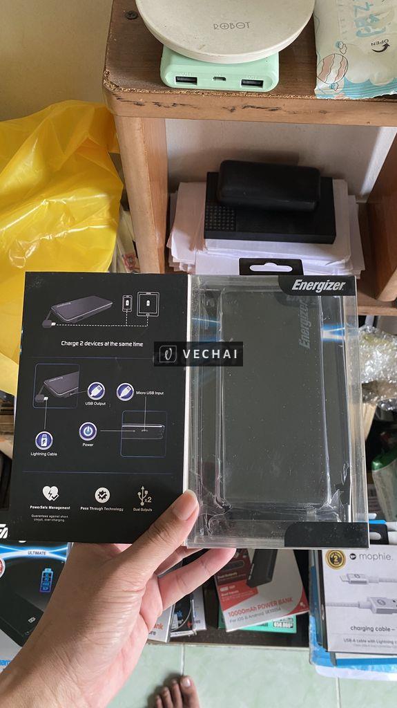 Sạc dự phòng Energizer 10000mah có cáp sạc iPhone.