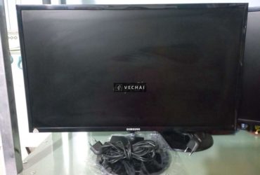 19 màn hình Samsung 24 inch sáng đẹp keng