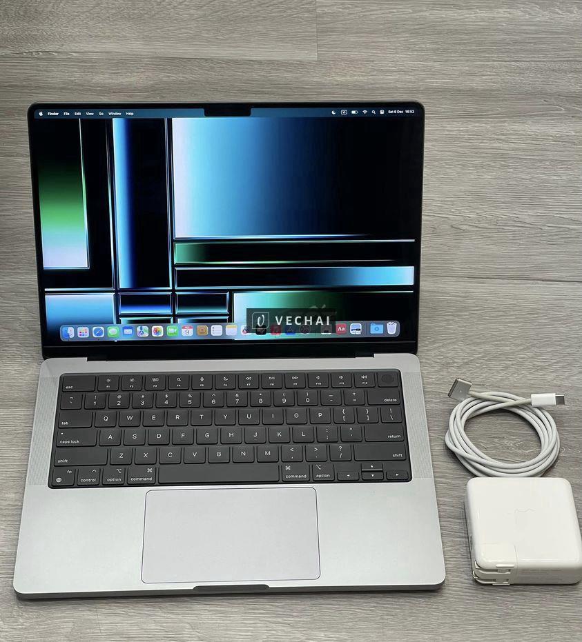 Macbook pro 14 inch M1 Max 32 GPU / 32G RAM / 1TB