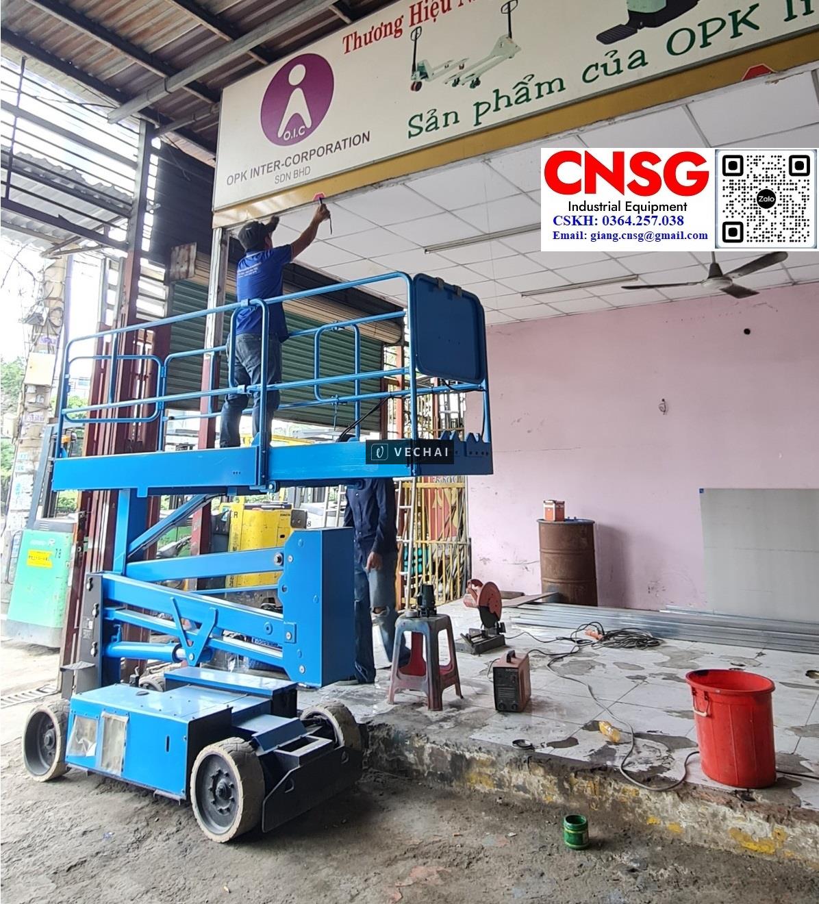 Xe nâng người, giải pháp hiệu quả với xe nâng Smac 250kg nâng cao 6.6m