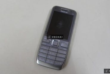 Bán xác Nokia E52 chính hãng, vỏ phím zin, pin, màn hình.