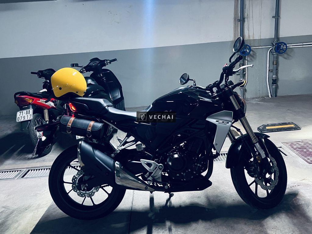 Bán CB300R Moto 300 phân khối, màu đen 08/2023.