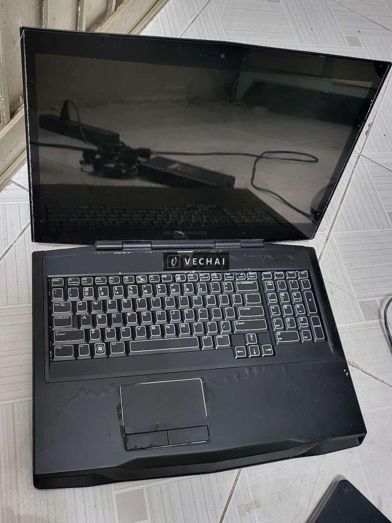 Xác Laptop Dell Alienware M17 hư CPU màn 17″ 120hz