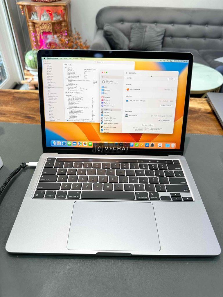 MacBook Pro M2 8/256GB 13 inch Gray Like New