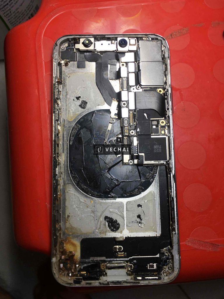 xác ve chai iPhone xs bị passcod