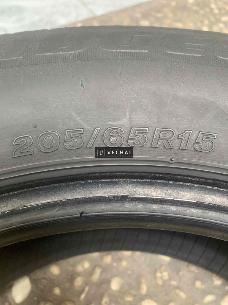 vỏ lốp xe 205/65R/15 cũ lướt