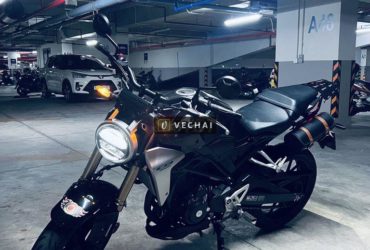 Bán CB300R Moto 300 phân khối, màu đen 08/2023.