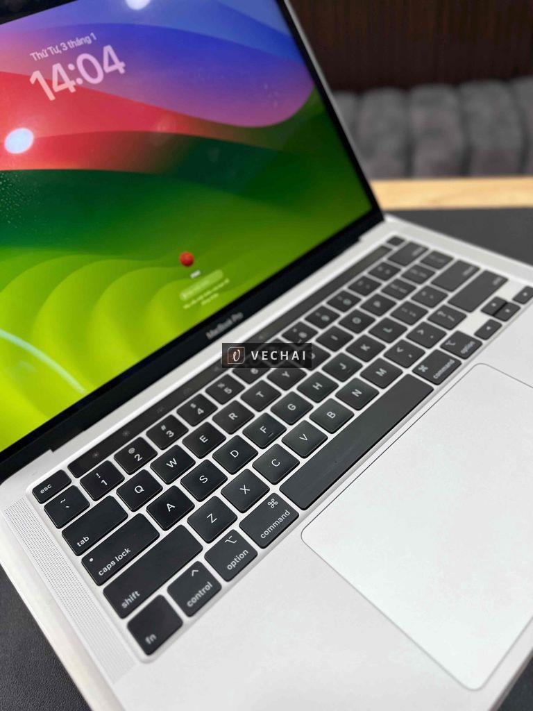 Macbook Pro 13 inch 2020 core i7 ram 32gb max