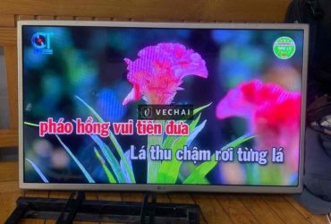 Nhà em dư cái tivi phòng ngủ cửa bé bán ạ