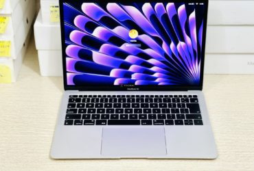 MacBook Air Retina 2019 (Silver/I5/8/128) – MVFK2