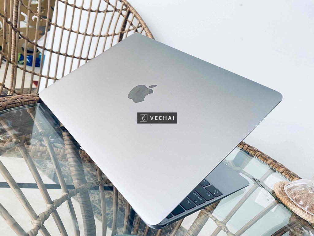 Macbook 2017, i5/8/512 máy e xài giữ kĩ còn đẹp í