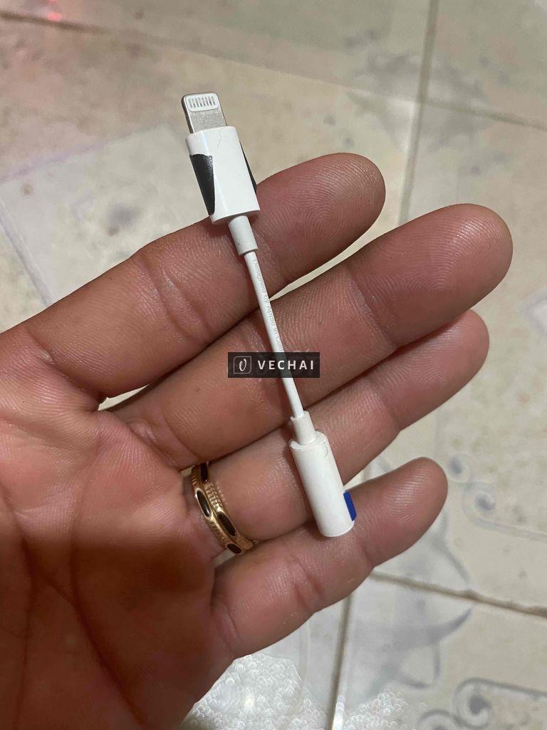 Em dư ra 1 cộng cáp 3.5 chính hãng Apple