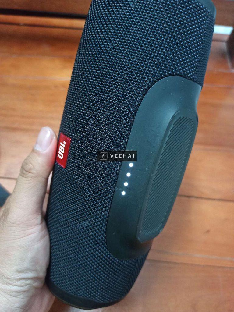 JBL charge 4 black