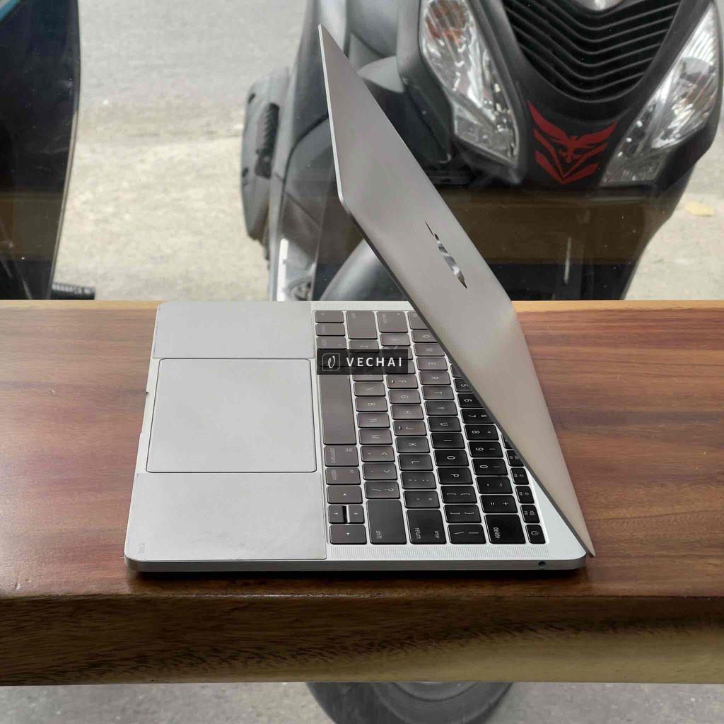 Macbook Pro 2016 i5/8/256 Máy đẹp pin tốt kèm sạc