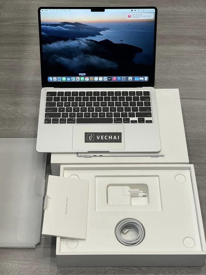 Macbook Air 13.6 inch 2022 M2 16G RAM 99,99% full