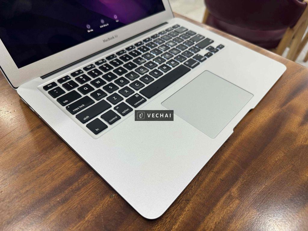 Macbook Air 2017 256GB máy e sạc chưa đến 200 lần