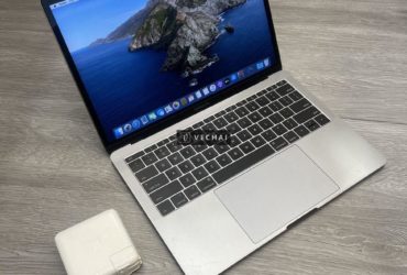 Macbook pro 13 inch 2017 2.3 i5 /16G RAM /256G 98%