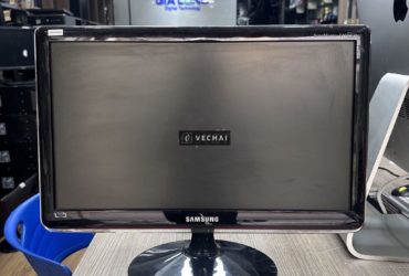 Xả kho lỗ màn Samsung 19 inch lỗi nhẹ 400k/m