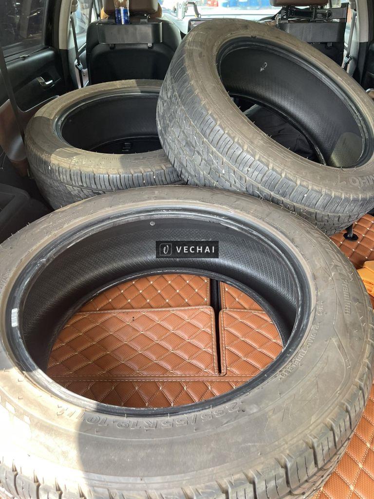 4 Vỏ xe Kumho 235/55R19 Date 22