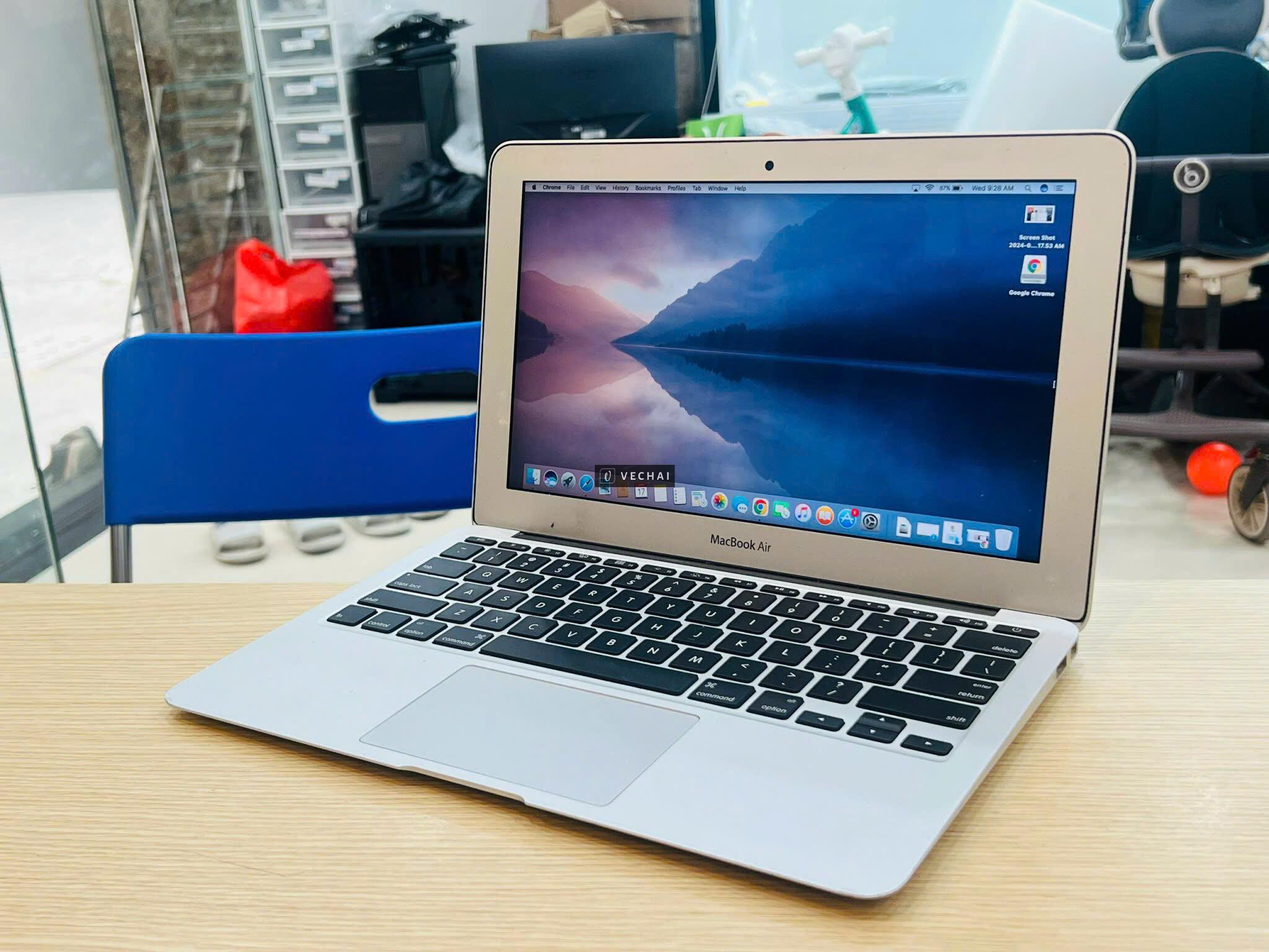 Macbook pro 2012 13 inch Core i5 Ram 8Gb SSD 128Gb  – Máy màn hình 13 inch  – đã nâng cấp ram lên 8G