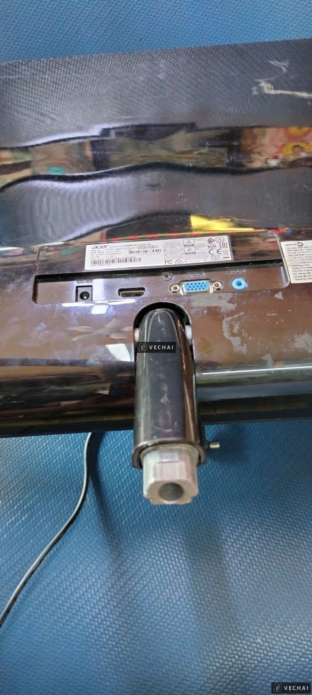 cần tìm chân đế màn hình acer ED272 A