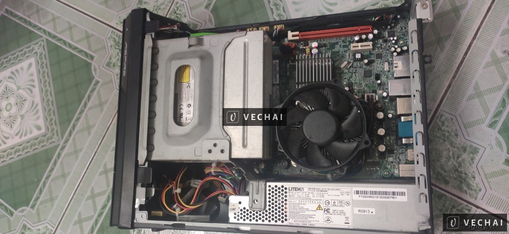 Cần bán 4 bộ máy tính như hình.