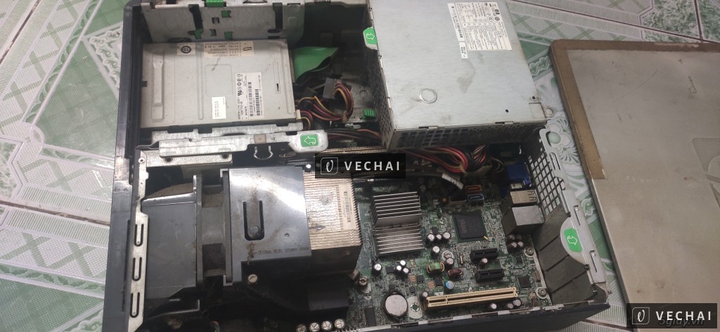 Cần bán 4 bộ máy tính như hình.