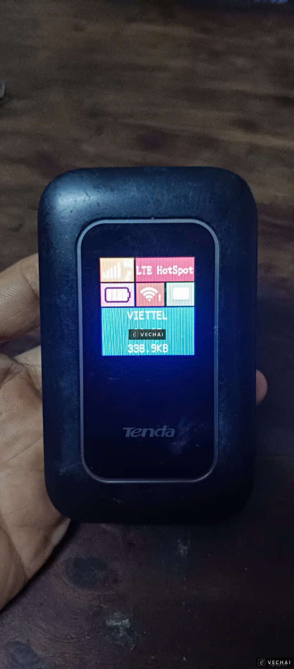 Thiết bị phát WIFI từ sim 4G xịn, màn hình màu TENDA