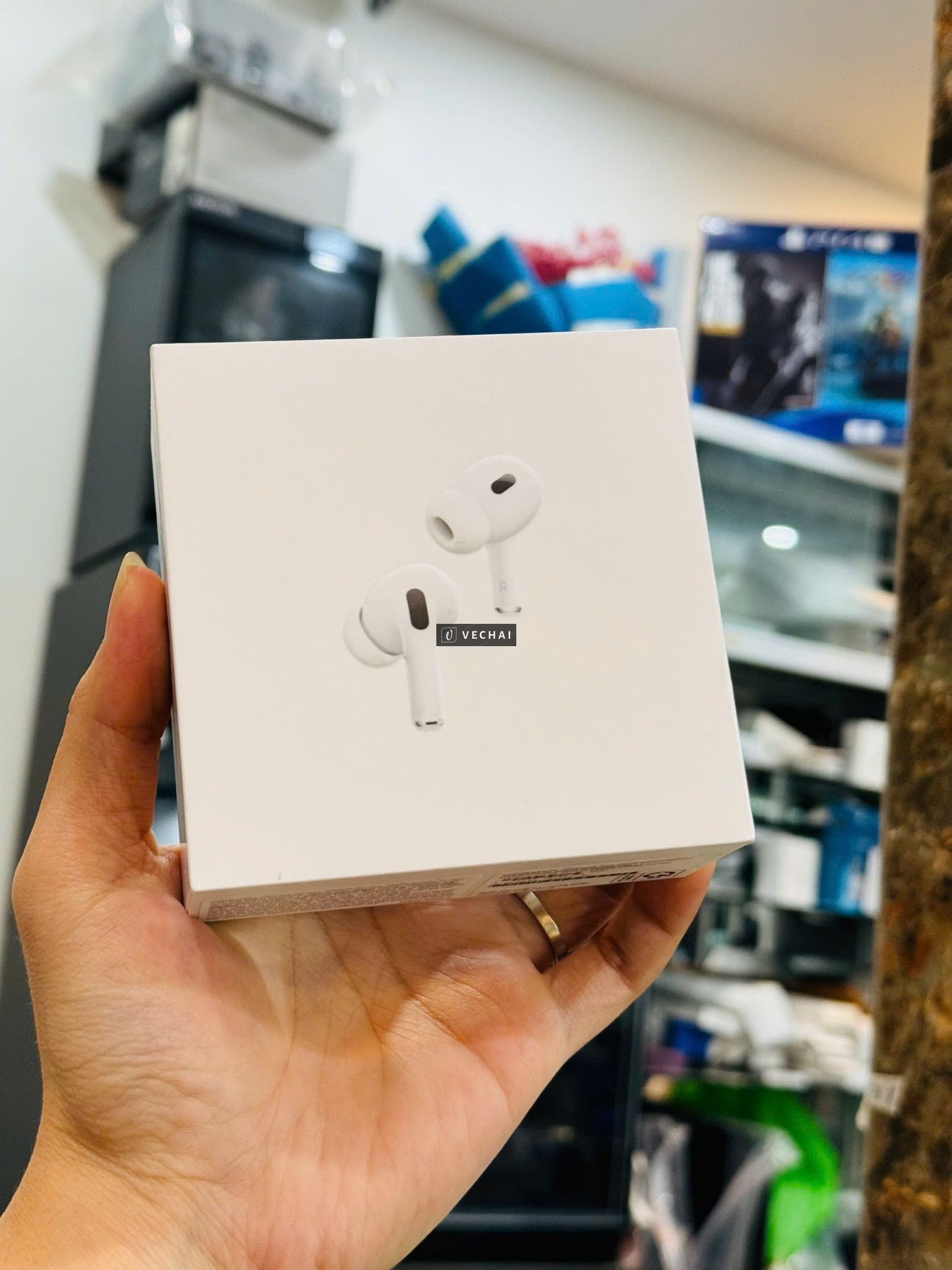 AIRPODS PRO 2 LIGHTNING CHÍNH HÃNG XUẤT FPT SHOP MỚI LẤY NGUYÊN SEAL