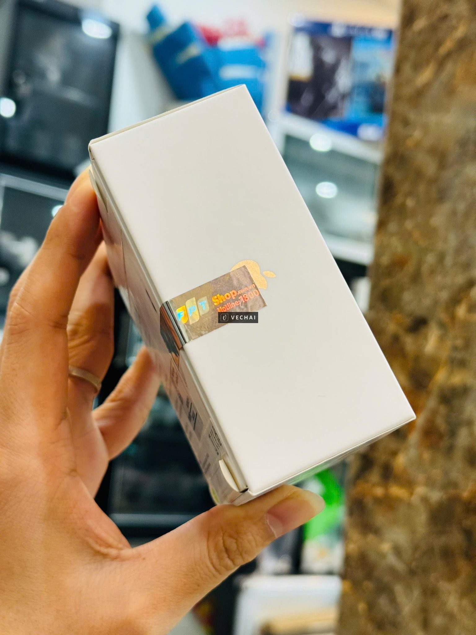 AIRPODS PRO 2 LIGHTNING CHÍNH HÃNG XUẤT FPT SHOP MỚI LẤY NGUYÊN SEAL