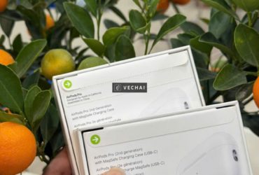 CÒN DƯ 2 CHIẾC AIRPODS PRO L VÀ C THANH LÝ NỐT LẤY TIỀN ĂN TẾT