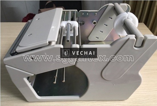 Máy phân tách nhãn X-130 tốc độ chính xác cao.