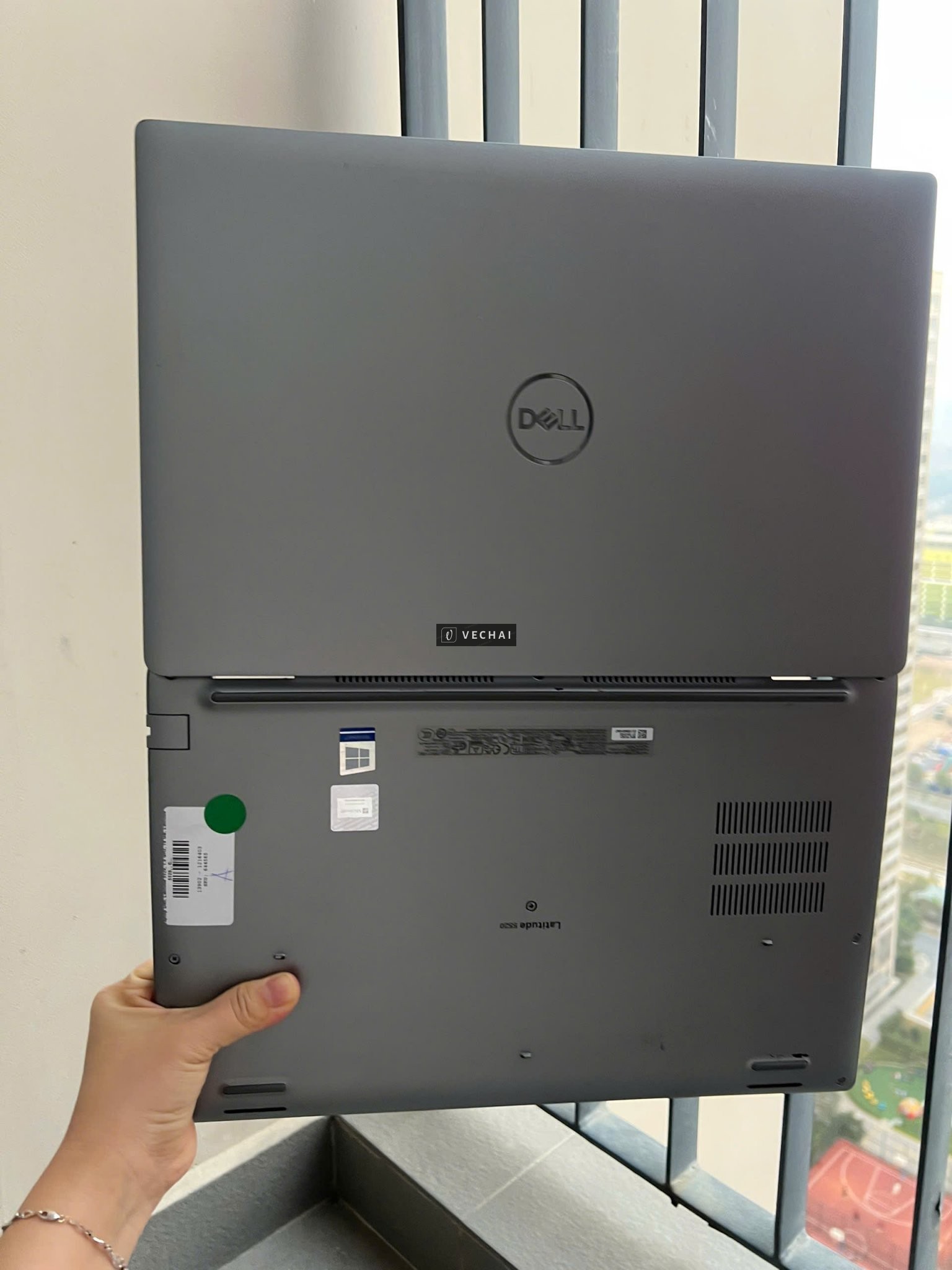 Dell Latitude 5520 Core i7-1185G7 16GB SSD 512GB 15.6 FHD Window 11pro