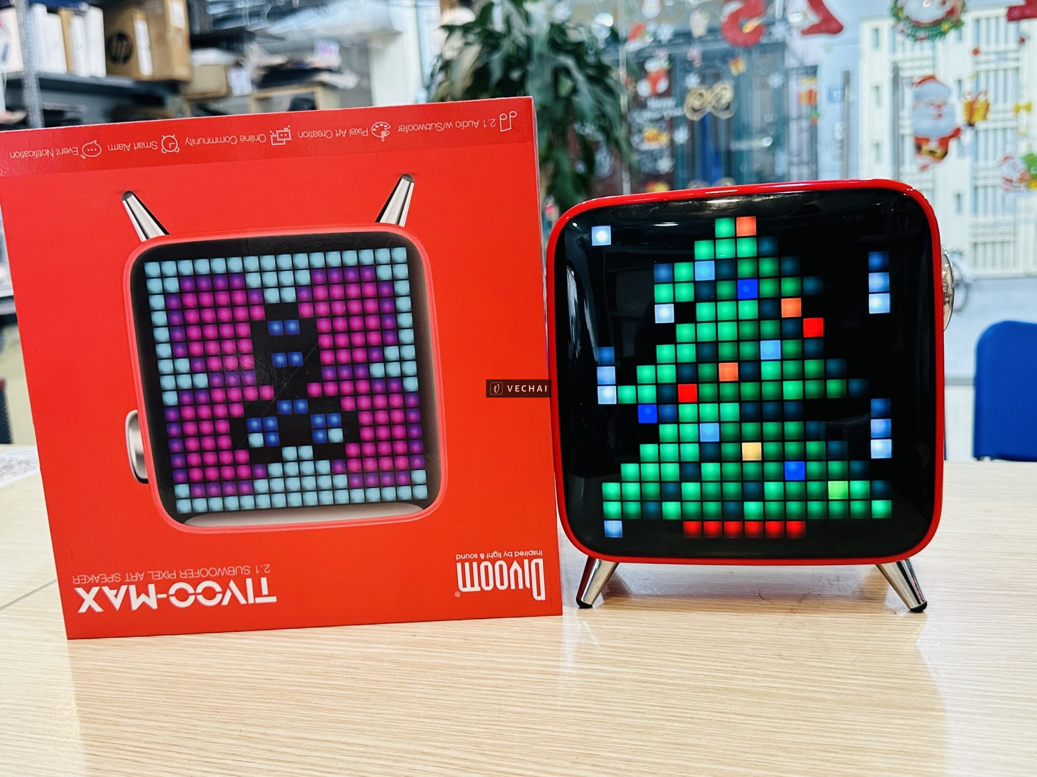 Loa Bluetooth Divoom TIVOO Max 40W Fullbox chính hãng màu đỏ. – Hình thức máy còn đẹp, – kết nối đc