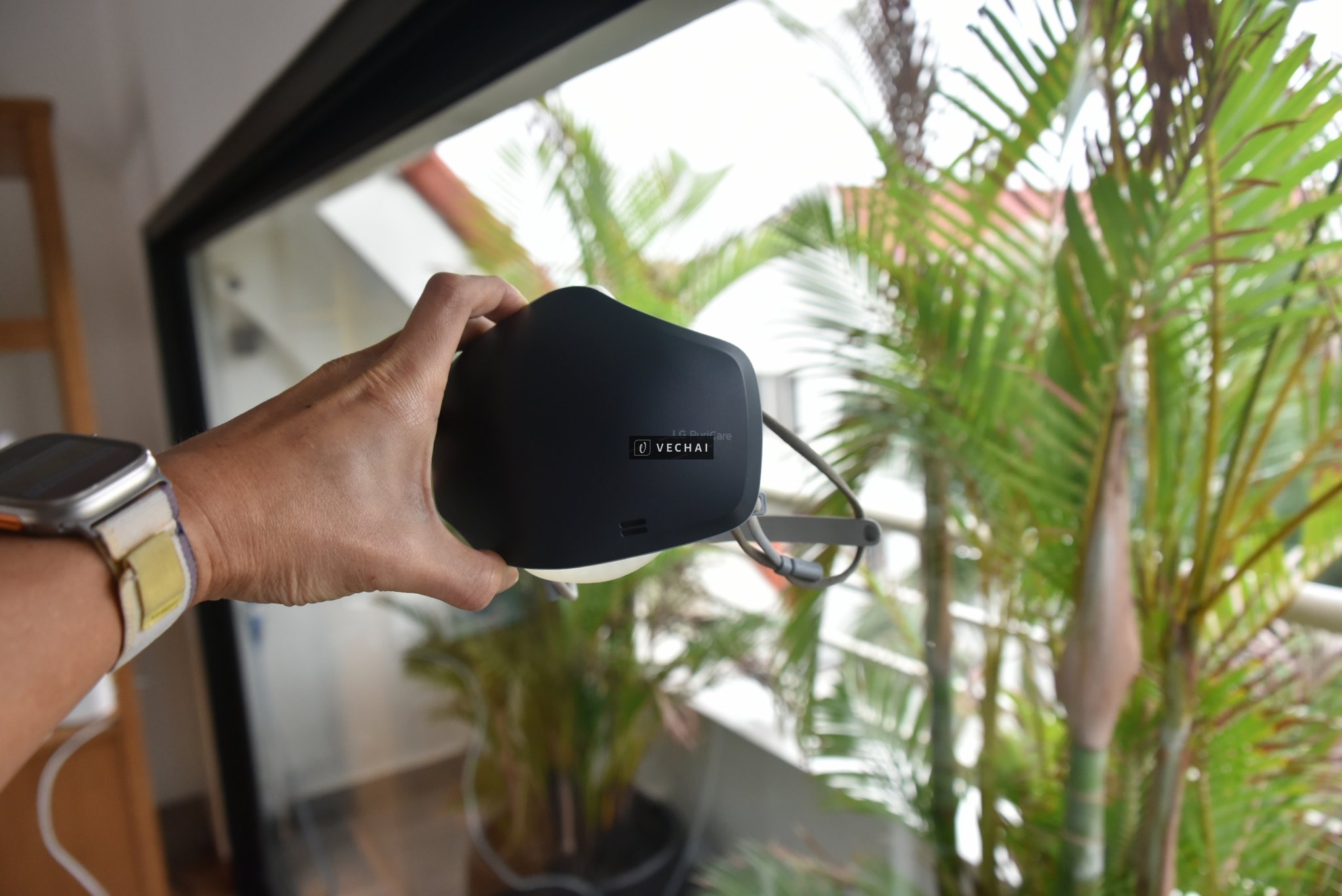 LG Puri Mask 2 – Mặt nạ lọc không khí