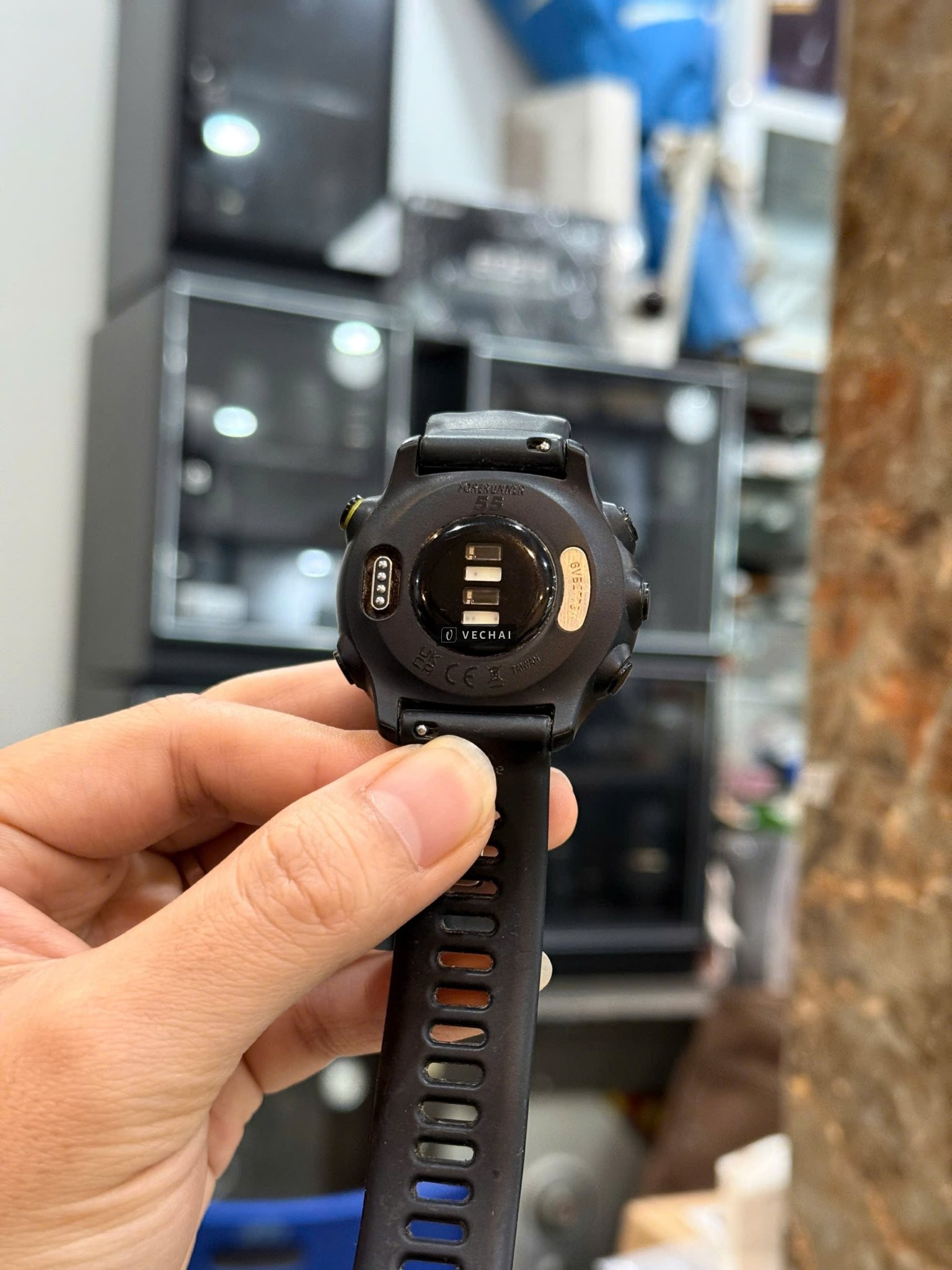 ĐỒNG HỒ THÔNG MINH GARMIN FORERUNNER 55 CHÍNH HÃNG – Ngoại hình cũ qua thời gian sử dụng mặt xước nh