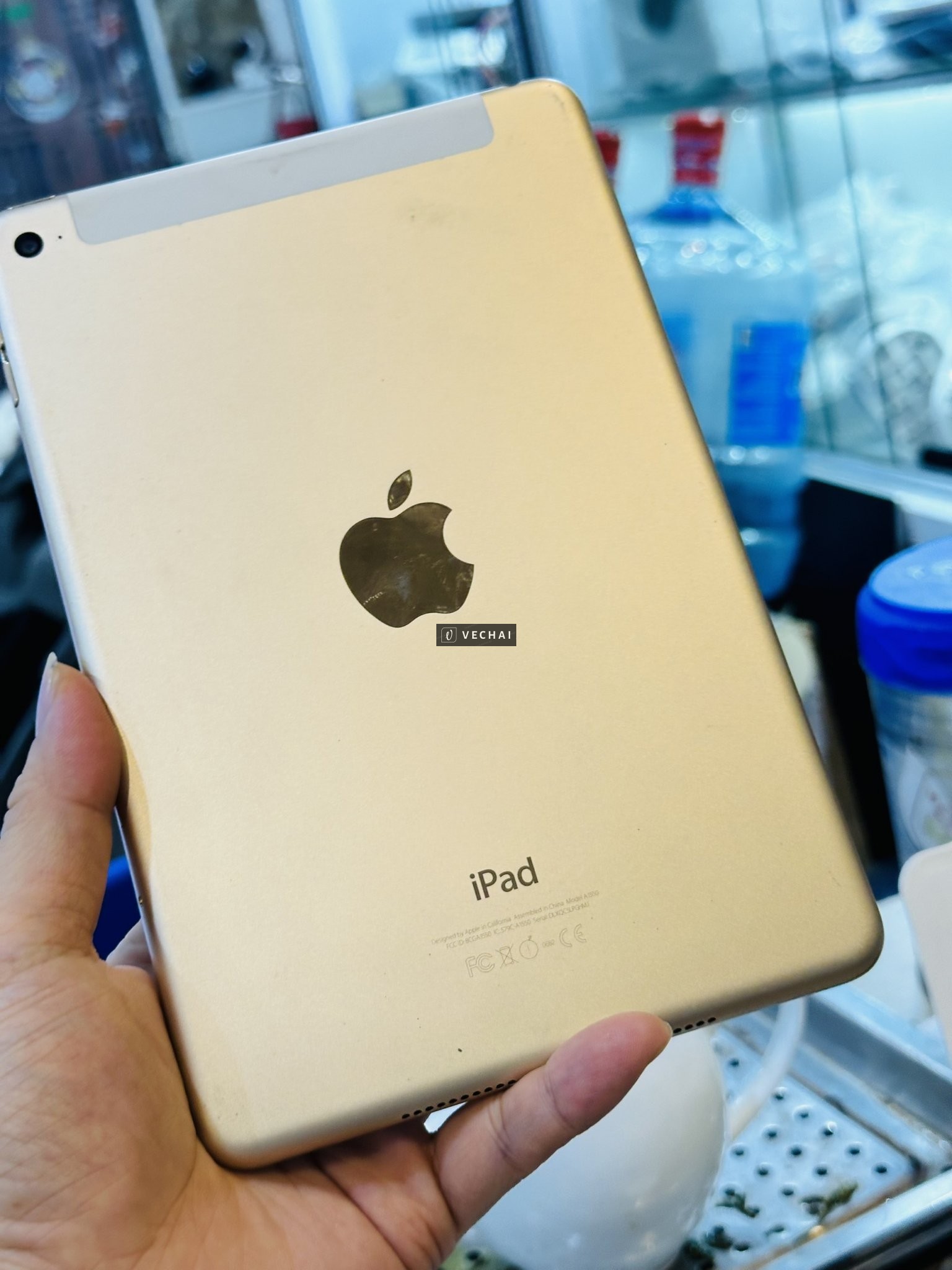 IPAD MINI 4 16GB 4G+WIFI THANH LÝ GIÁ SIÊU RẺ CHO ANH EM – Tình trạng góc trên có vệt sọc như ảnh, c
