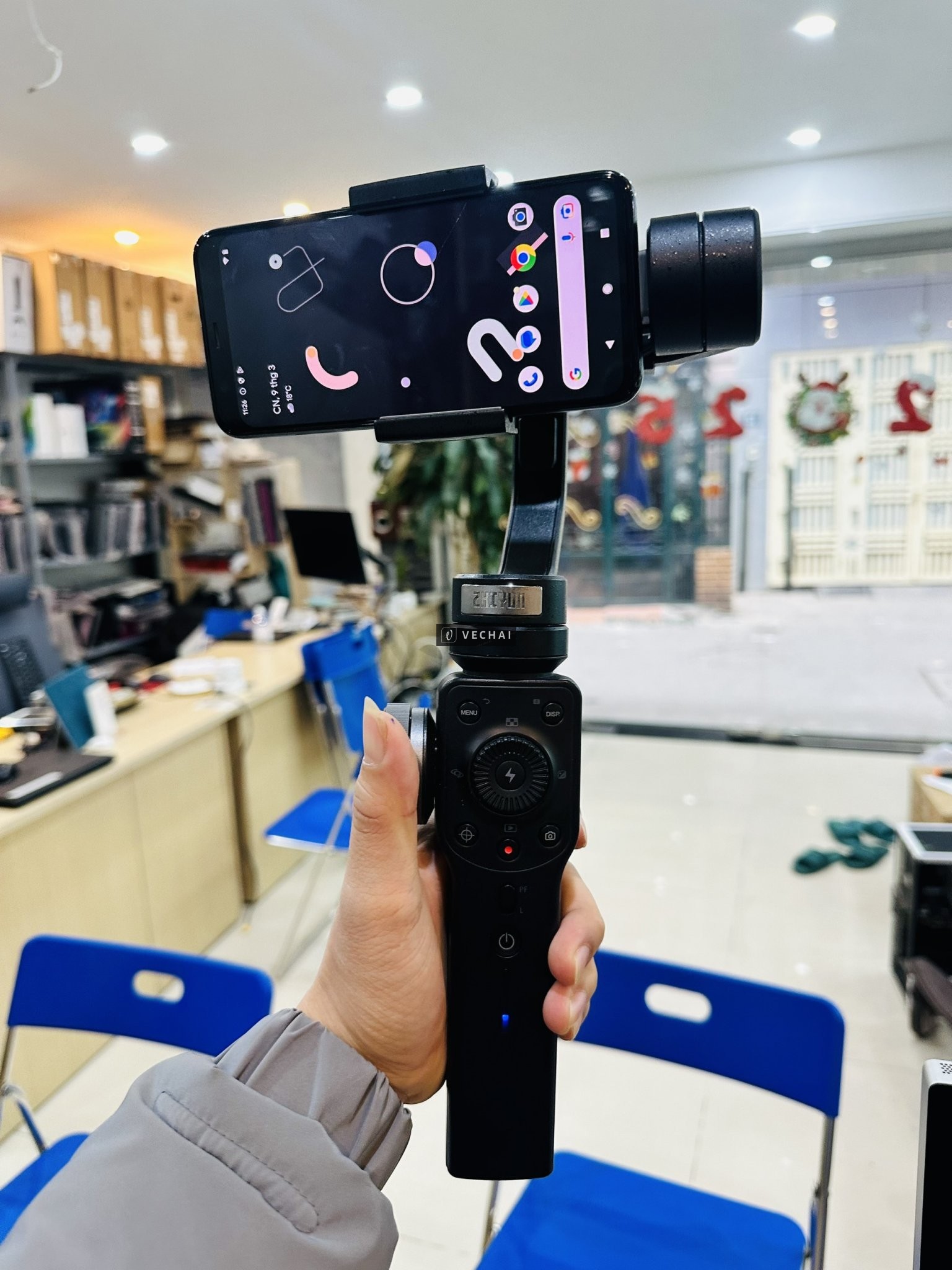 Gimbal Zhiyun Smooth 4 Fullbox – Tình trạng cân đc lúc xong lại kiểu gập xuống, kiểu cảm giác moto y