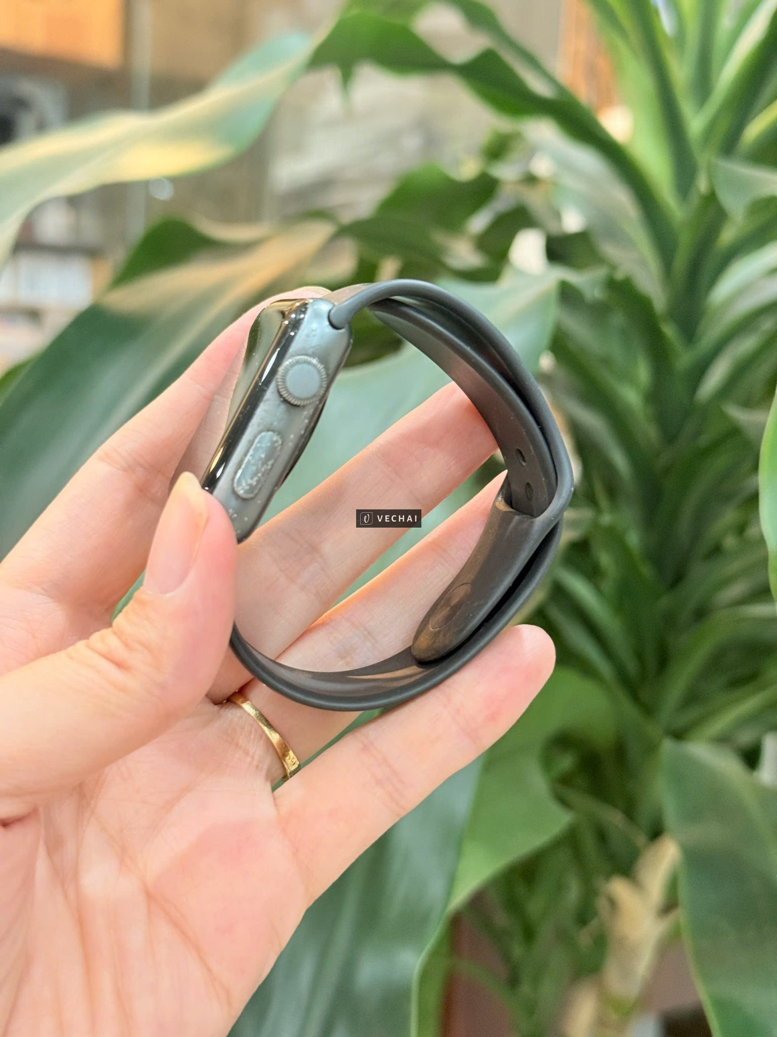 Thanh Lý rẻ Apple Watch seri 3 42mm – Ngoại hình có bị nứt kính như ảnh chụp – Mọi chức năng máy sử