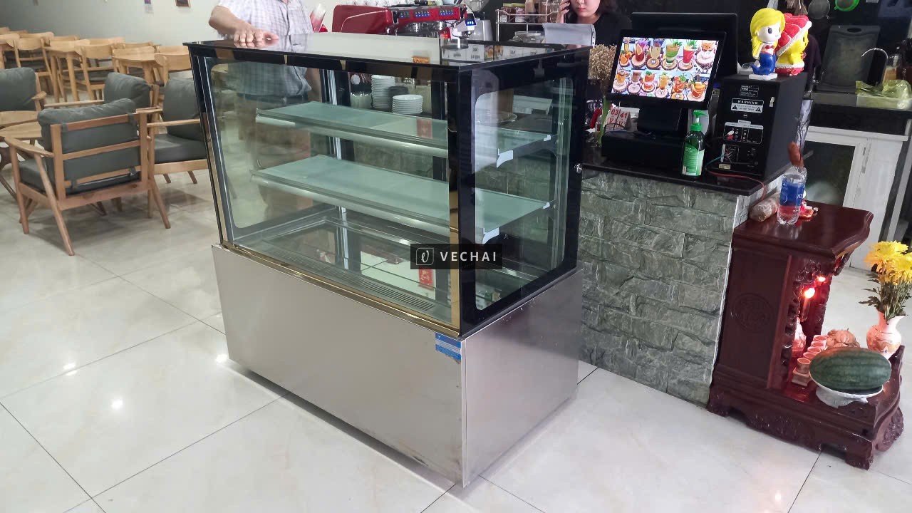 Thanh lý tủ bánh kem 3 tầng bằng kính