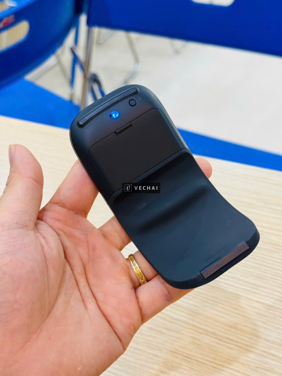 Chuột Surface Pro – Arc Mouse siêu mỏng, để túi di chuyển quá ngon – Dòng chuột thiết kế siêu mỏng,