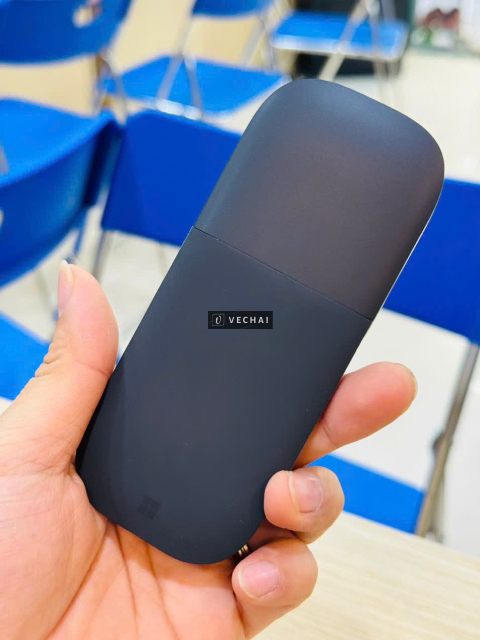 Chuột Surface Pro – Arc Mouse siêu mỏng, để túi di chuyển quá ngon – Dòng chuột thiết kế siêu mỏng,