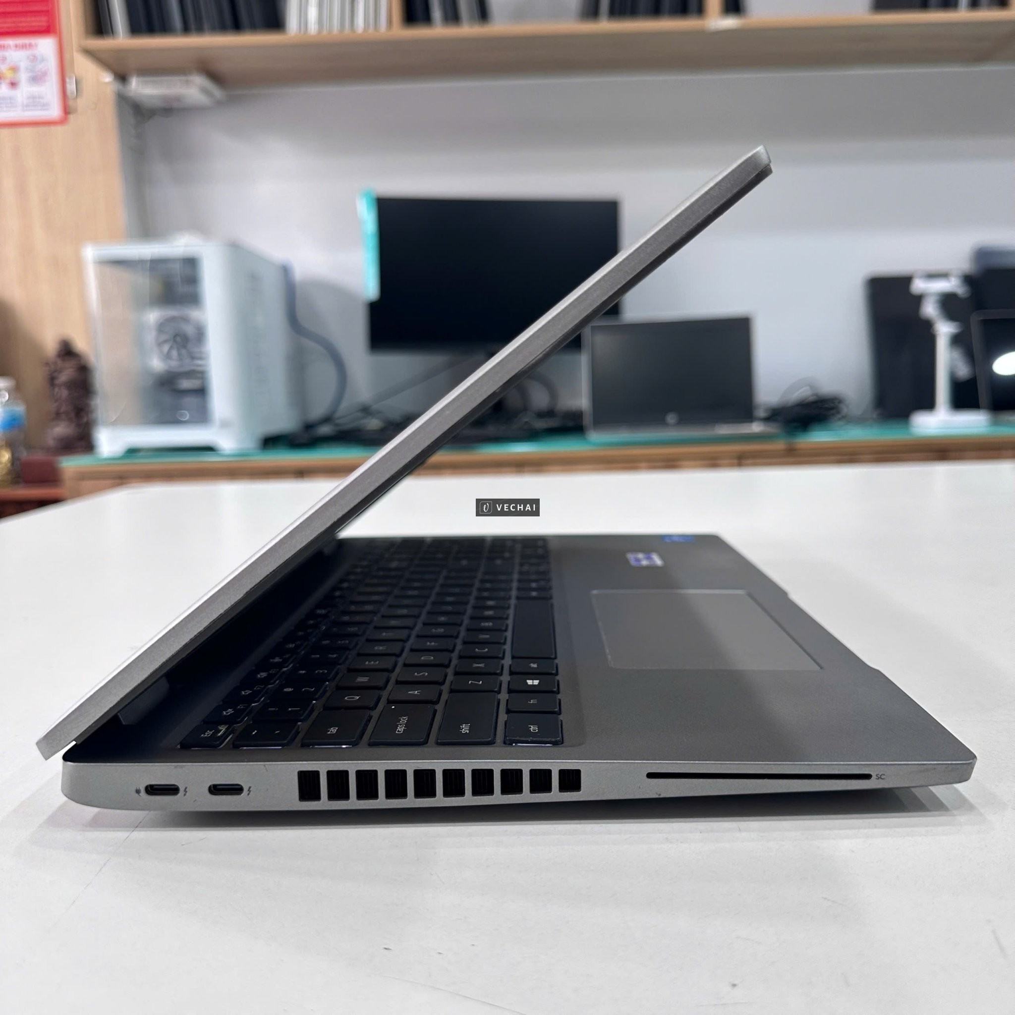 Laptop văn phòng Dell Latitude 5520 Core i5-1145G7 | Màn 15.6 inch FHD Touch