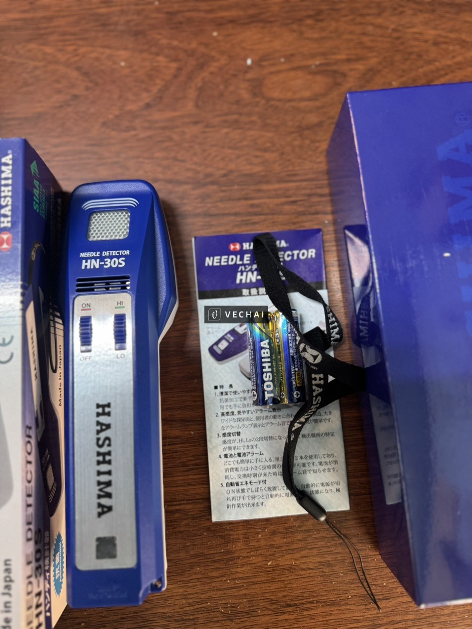 Máy dò và phát hiện kim loại ngành may cầm tay.