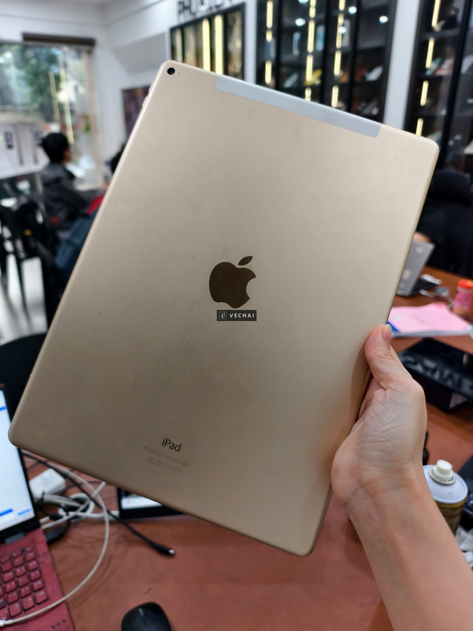 Ipad Pro 12.9 inch Thế hệ 1 bản 4G + 128gb gold đã bypass đẹp 98%