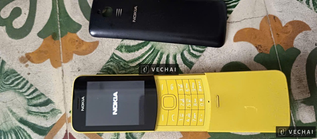 Ve chai đt Nokia chuối 8110 4G pin phù còn lại tốt hết.