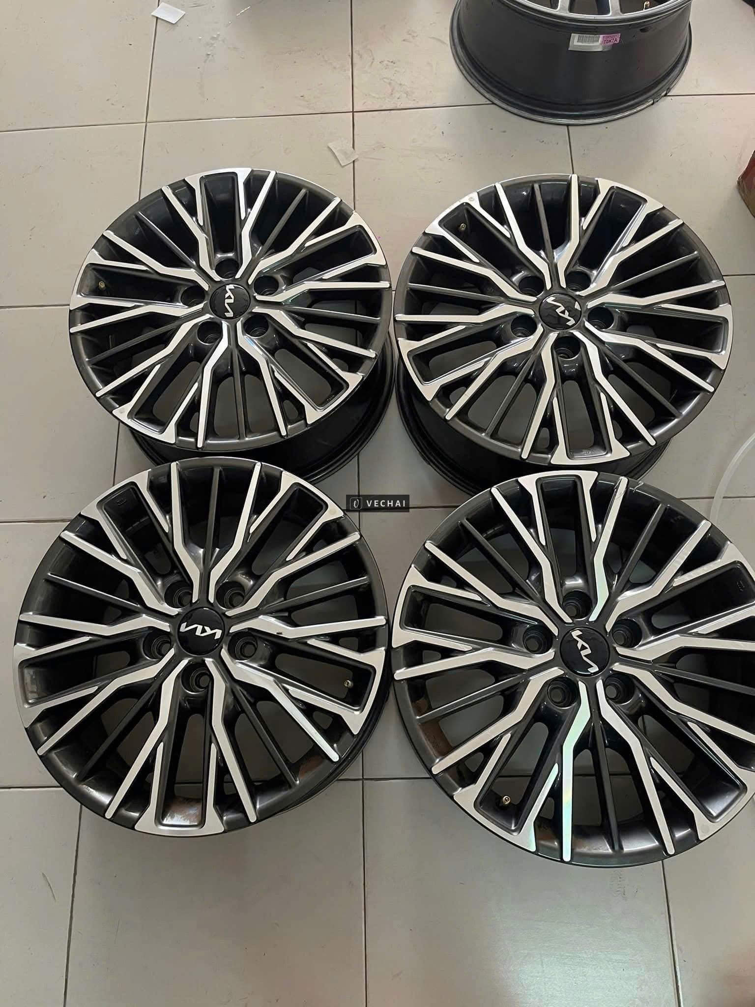 Thanh lý 4 mâm zin KIA K3 kích thước 17 inch