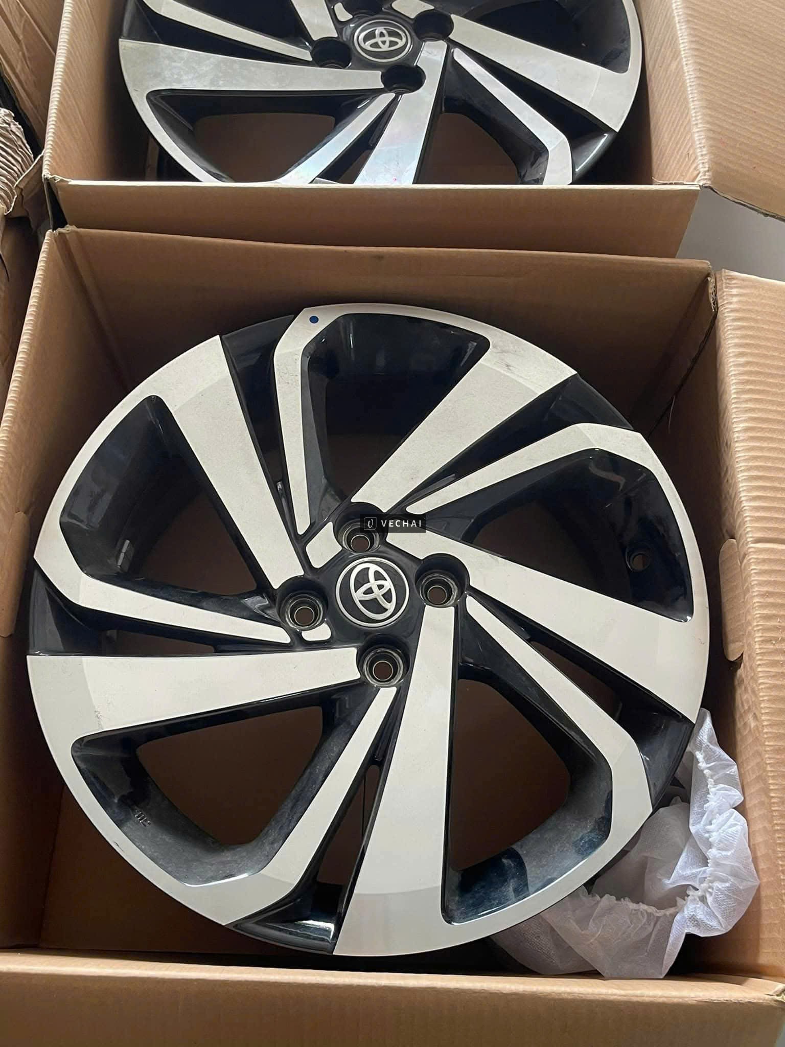 Thanh lý 4 mâm zin Toyota Raize 17 inch hàng tháo xe