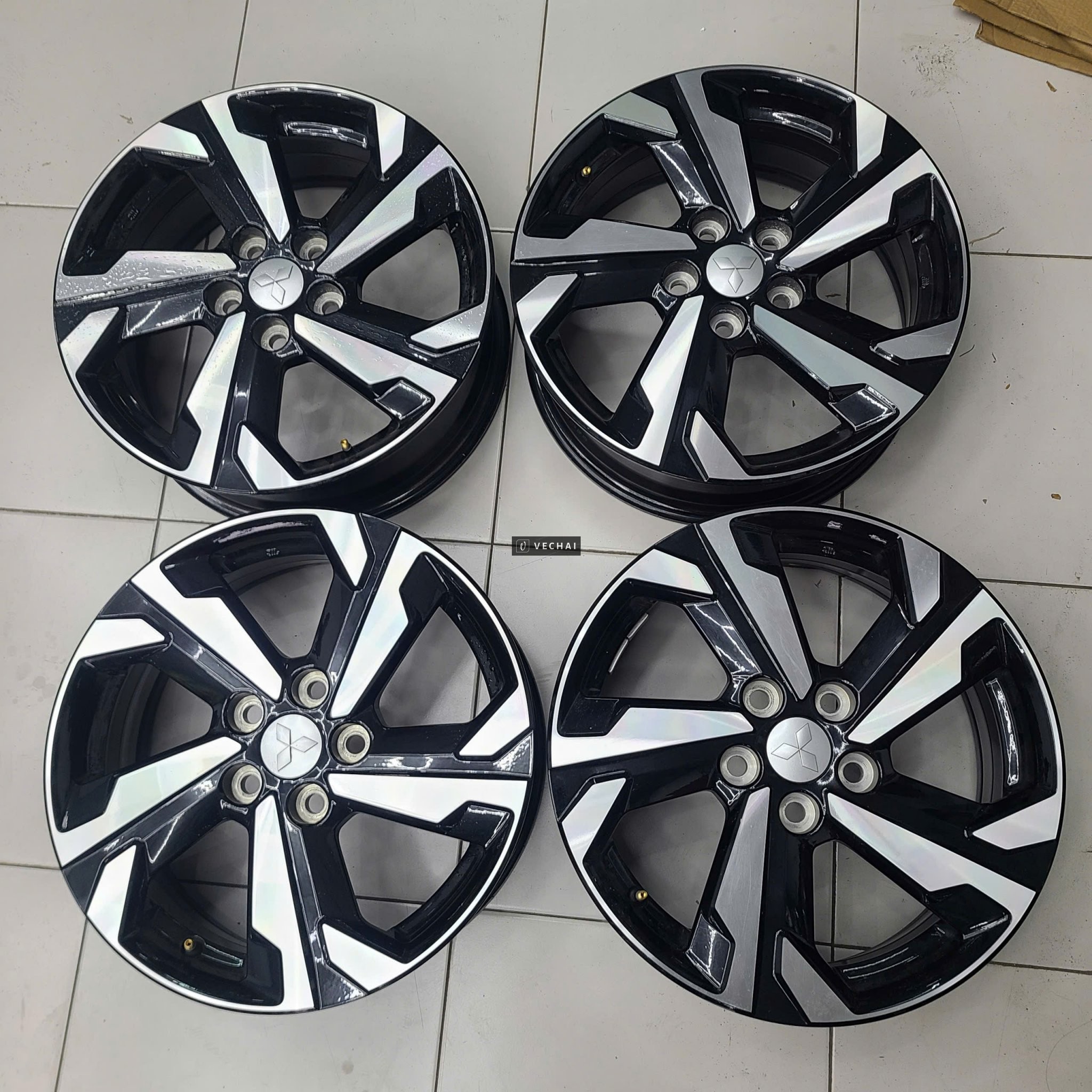 Thanh lý 4 mâm zin Xpander kích thước 17 inch hàng tháo xe